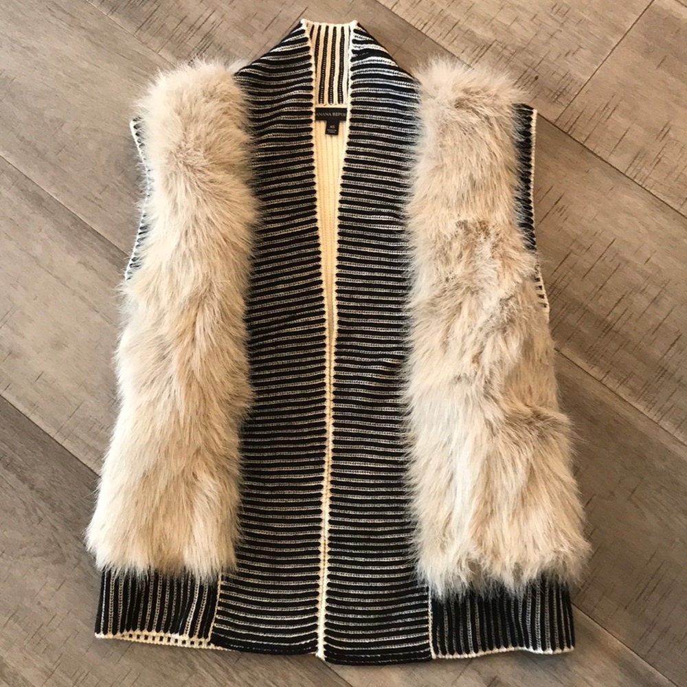 Like new Faux fur sweater vest
